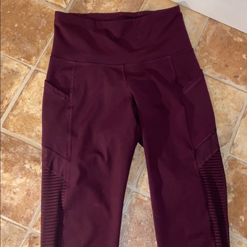 Leggings with pockets and vents